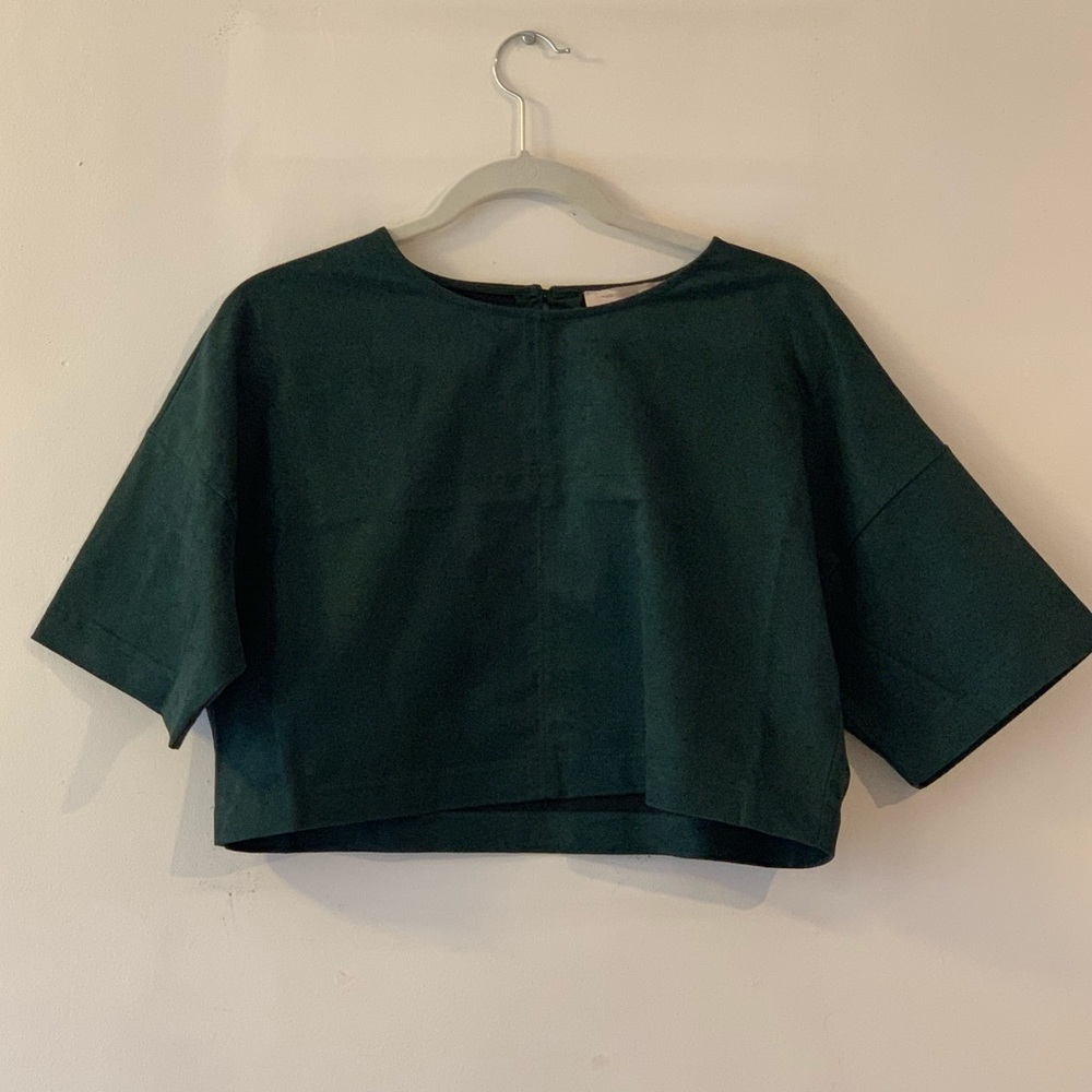Forever 21 Green sueded boxy crop top size small
